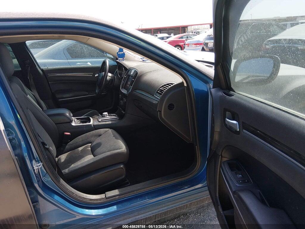 2C3CCAAG4LH202947 2020 CHRYSLER 300 photo no. 5