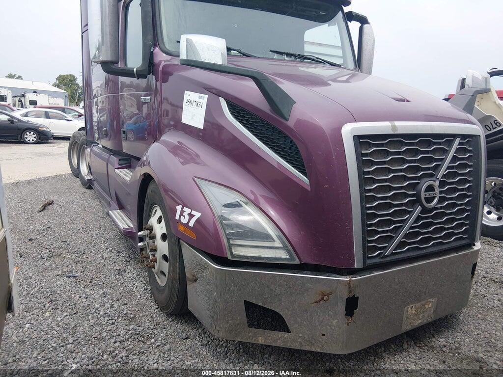4V4NC9EJ4LN228873 2020 VOLVO VNL photo no. 1