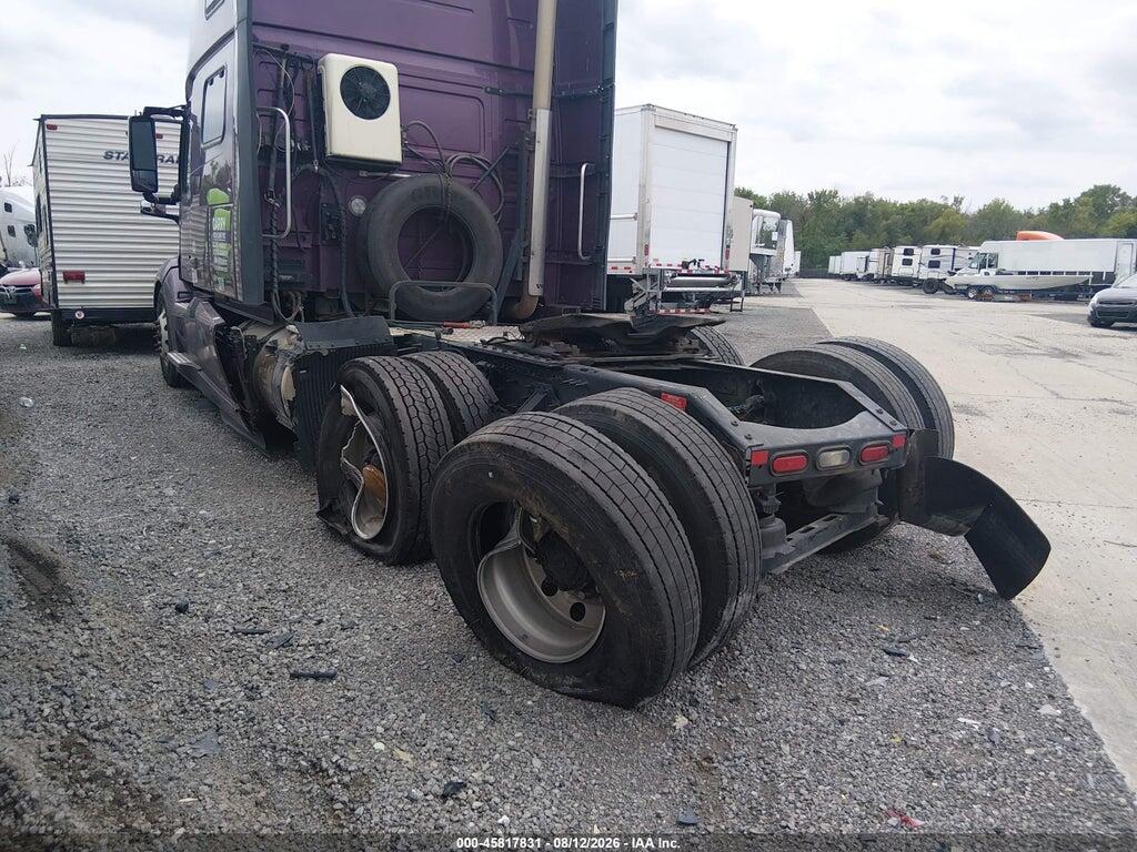 4V4NC9EJ4LN228873 2020 VOLVO VNL photo no. 3