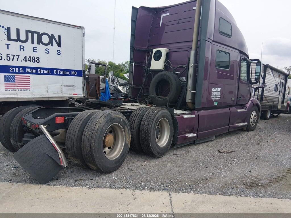 4V4NC9EJ4LN228873 2020 VOLVO VNL photo no. 4