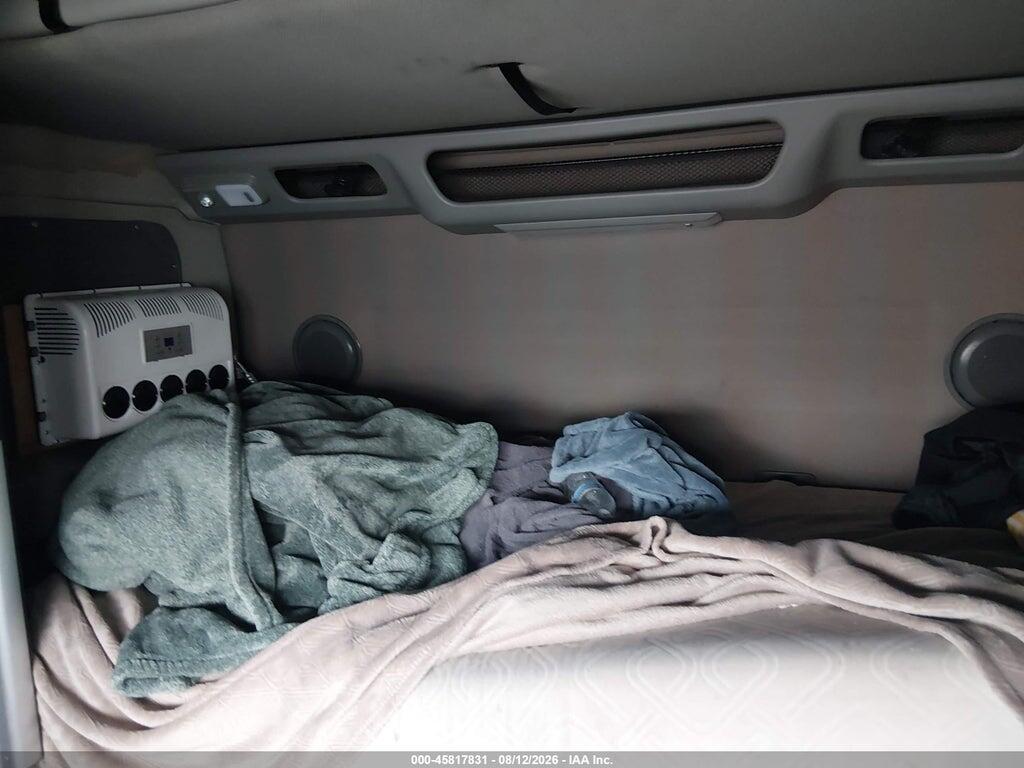 4V4NC9EJ4LN228873 2020 VOLVO VNL photo no. 6