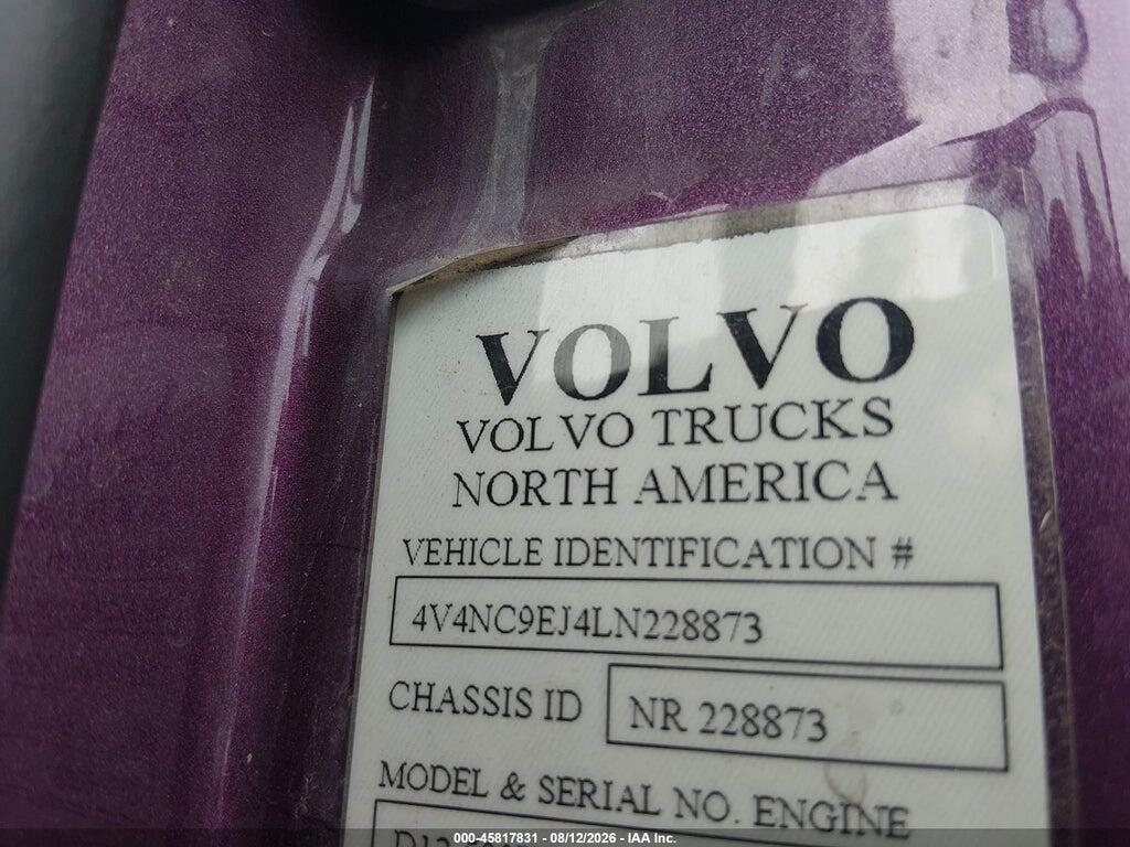 4V4NC9EJ4LN228873 2020 VOLVO VNL photo no. 8
