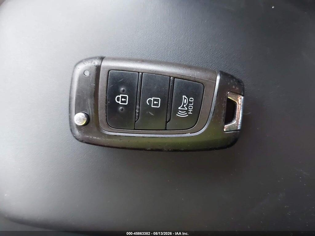 KMHRB8A31PU215006 2023 HYUNDAI VENUE photo no. 11