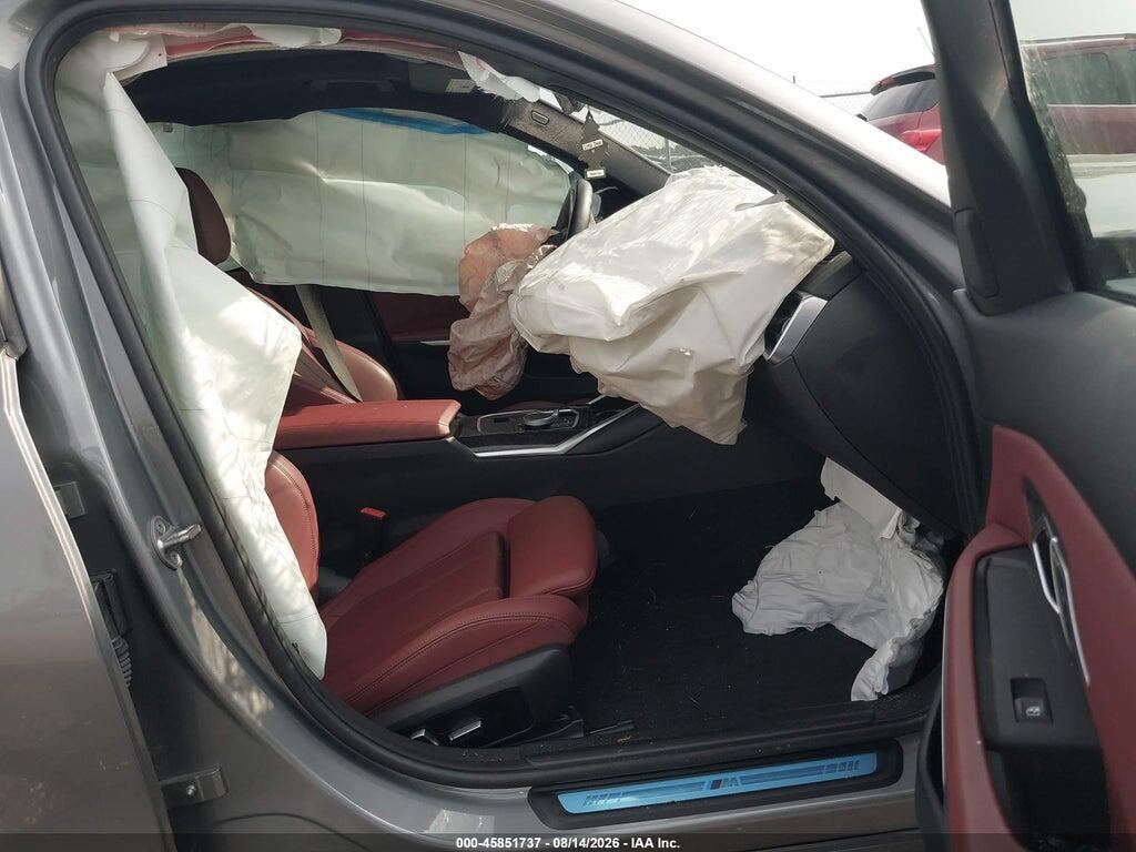 3MW89FF08P8D27648 2023 BMW 330I photo no. 5