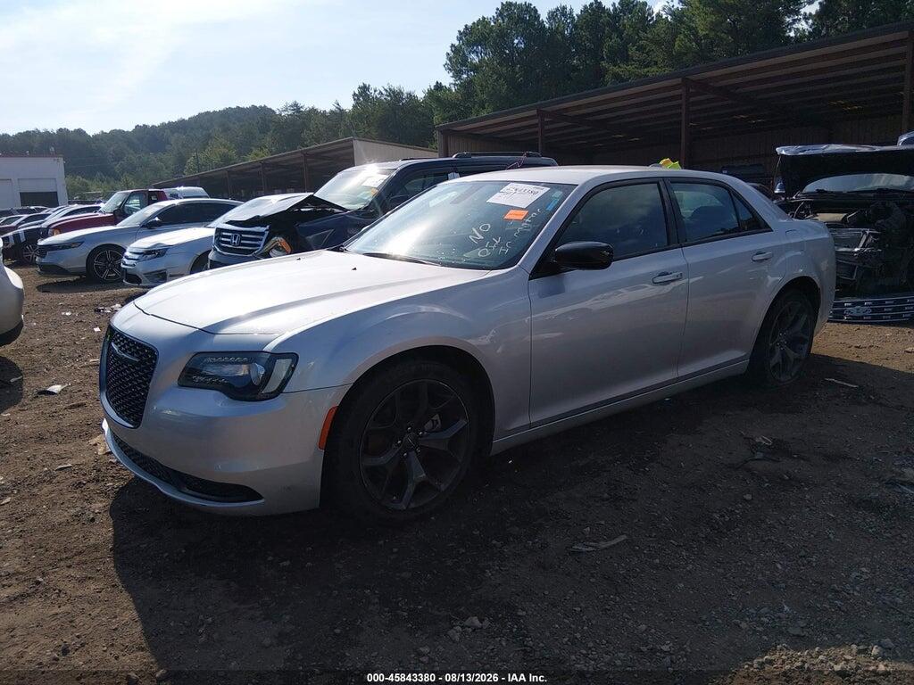 2C3CCAAG7PH600868 2023 CHRYSLER 300 photo no. 2