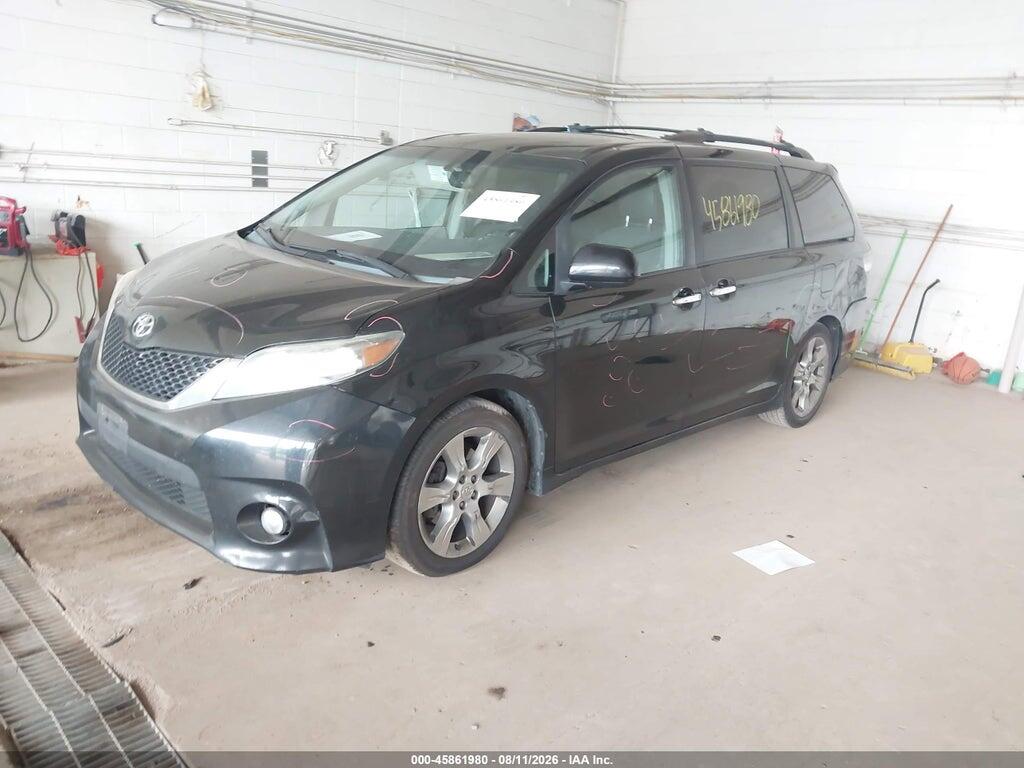 5TDXK3DC4DS305700 2013 TOYOTA SIENNA photo no. 2