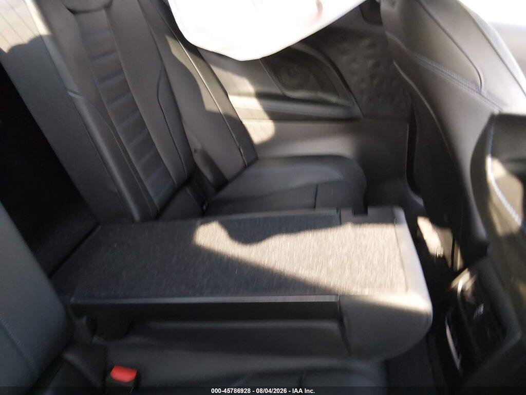 3MW53CM01P8D25181 2023 BMW M240 photo no. 8