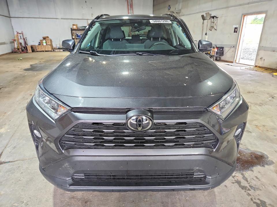 2020 TOYOTA RAV4 XLE — Фото 5 из 12