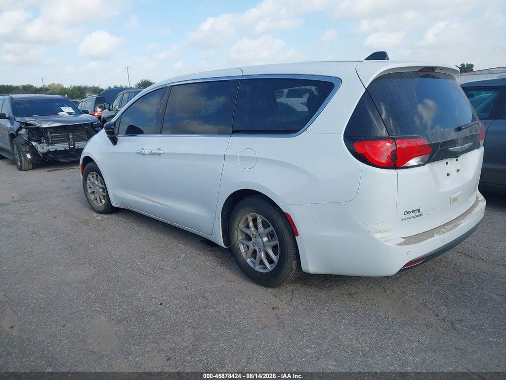 2C4RC1CG2TR227181 2026 CHRYSLER VOYAGER photo no. 3