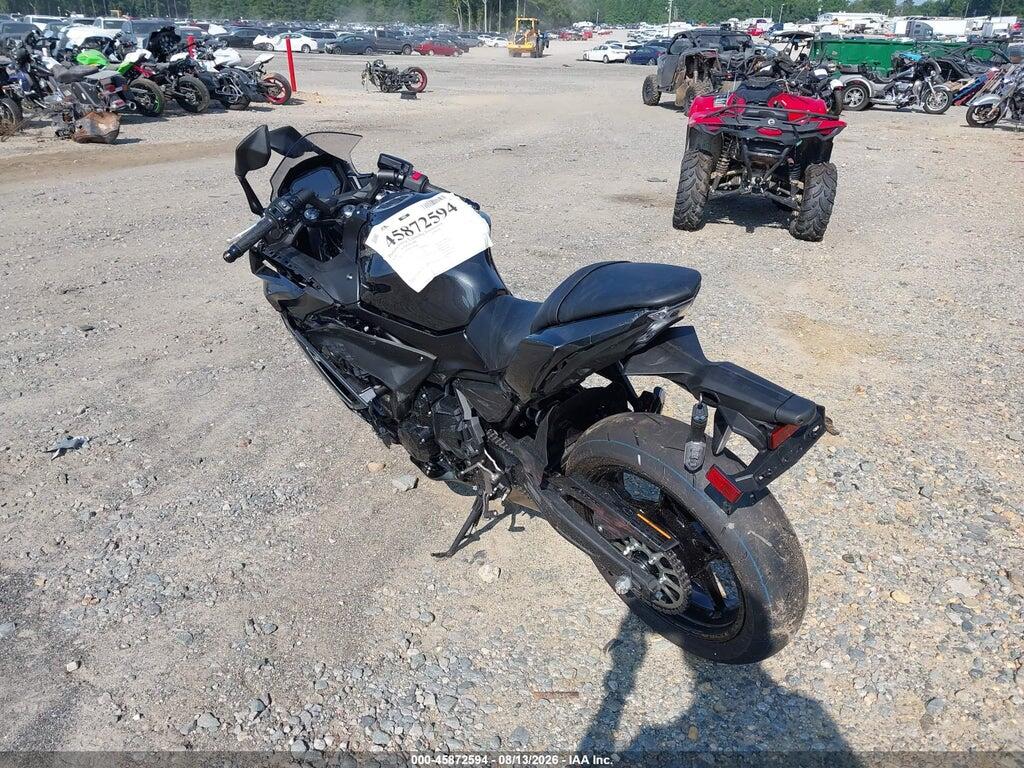 ML5EXER19TDAJ5407 2026 KAWASAKI EX650 photo no. 3