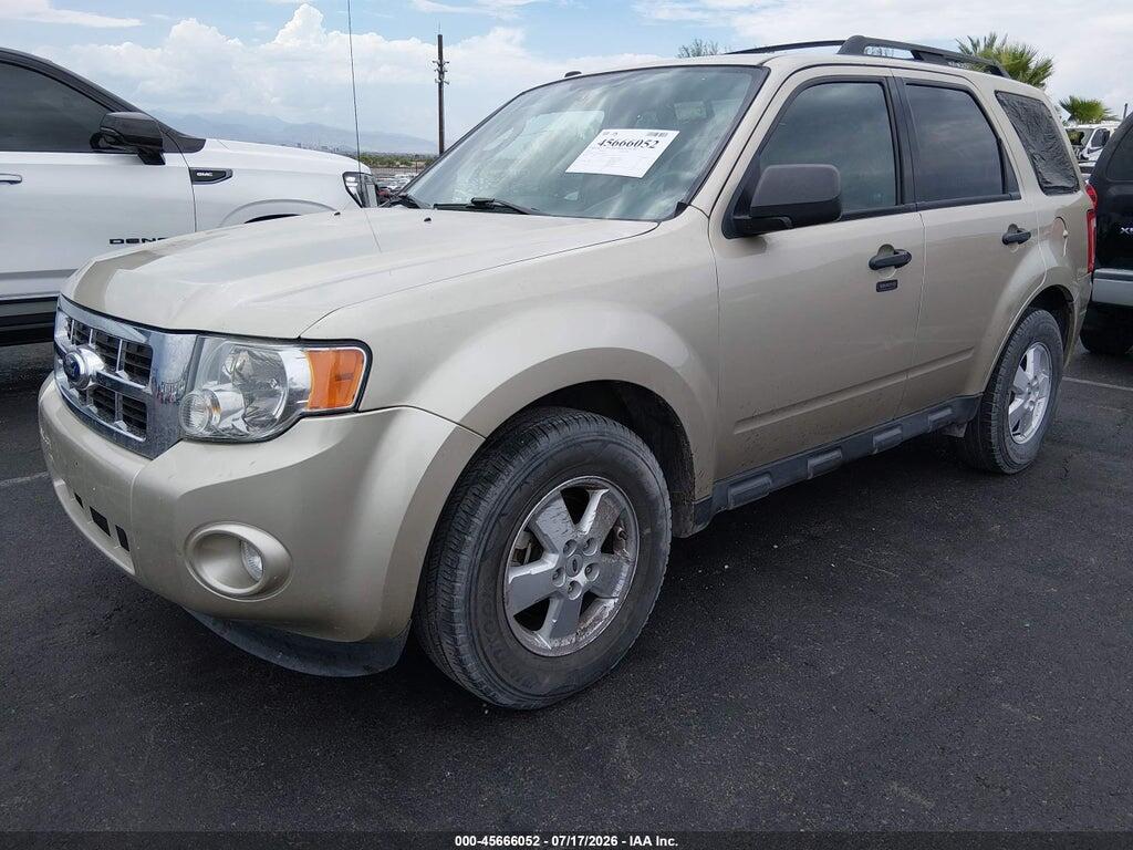 1FMCU0DG2BKA87184 2011 FORD ESCAPE photo no. 2