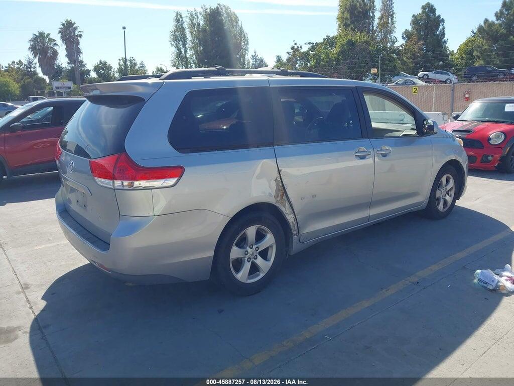 5TDKK3DC3BS073324 2011 TOYOTA SIENNA photo no. 4