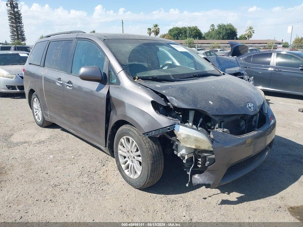5TDYK3DC9BS072849 2011 TOYOTA SIENNA photo no. 1