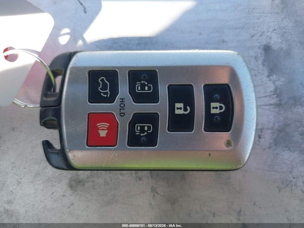 5TDYK3DC9BS072849 2011 TOYOTA SIENNA photo no. 11