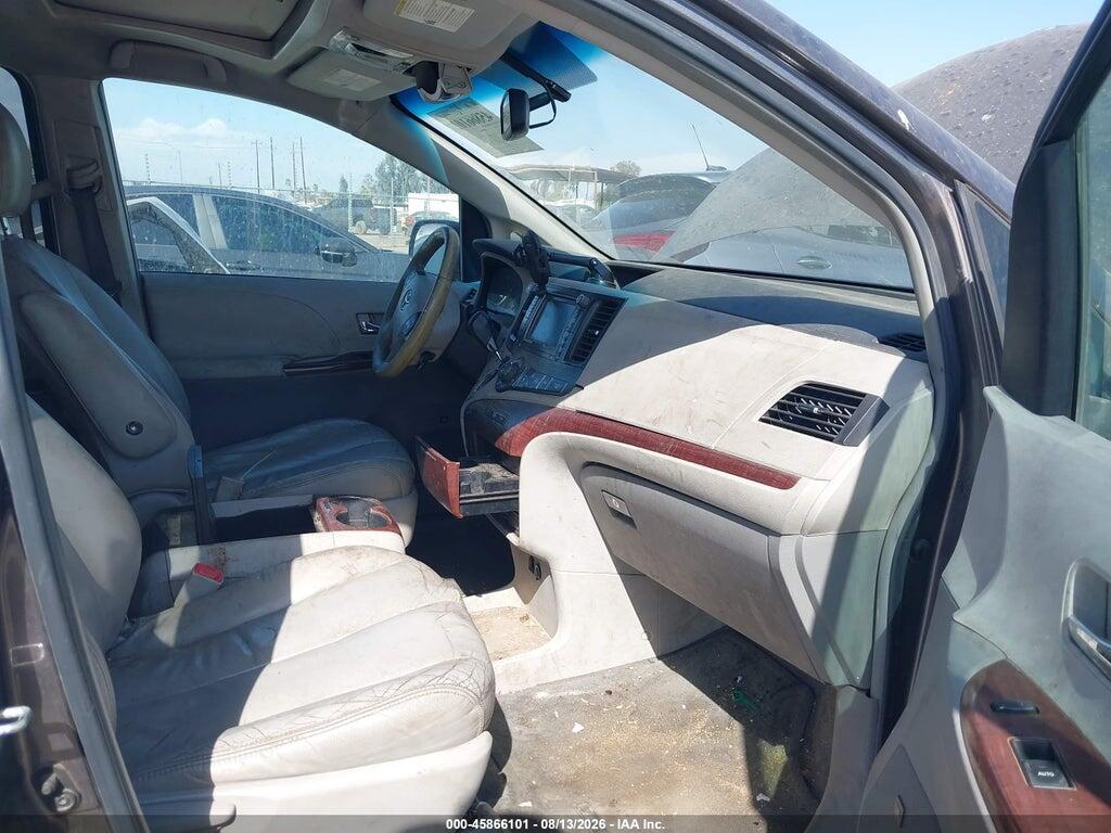 5TDYK3DC9BS072849 2011 TOYOTA SIENNA photo no. 5