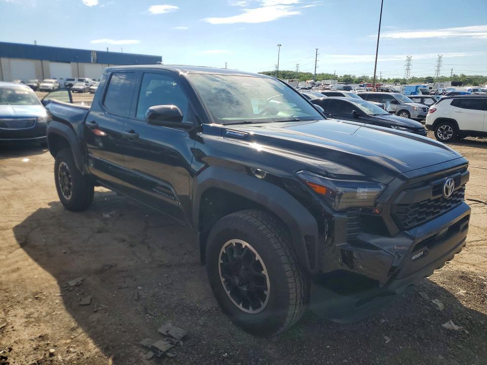 2025 TOYOTA TACOMA TRD OFF-ROAD HV — Фото 4 из 12