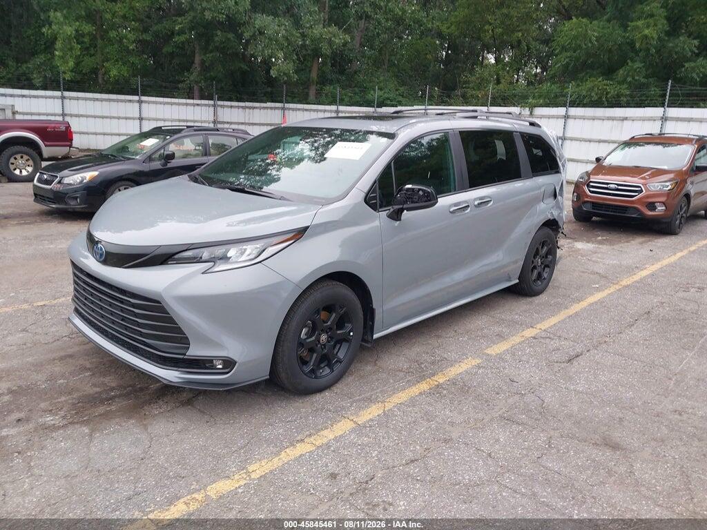 5TDCSKFC6SS176877 2025 TOYOTA SIENNA photo no. 2