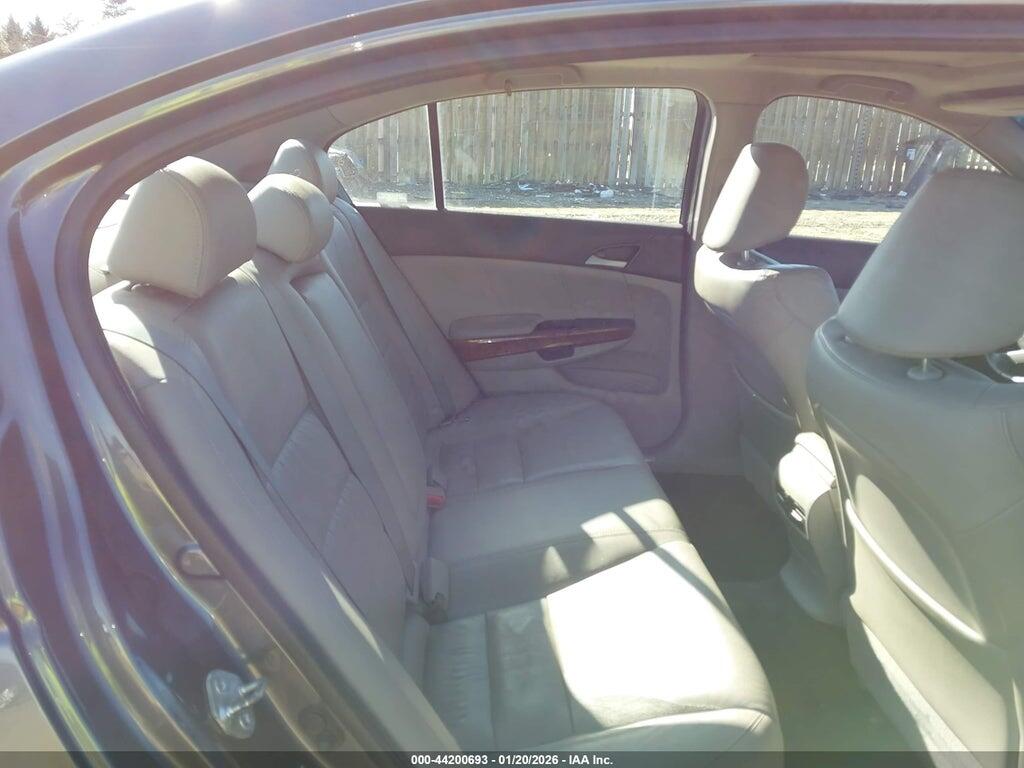 1HGCP2F82BA157626 2011 HONDA ACCORD photo no. 8