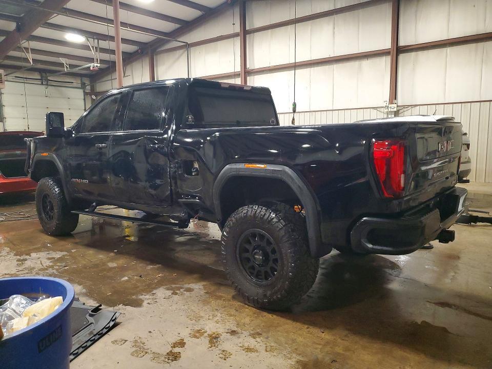 2022 GMC SIERRA K2500 AT4 — Фото 2 из 13