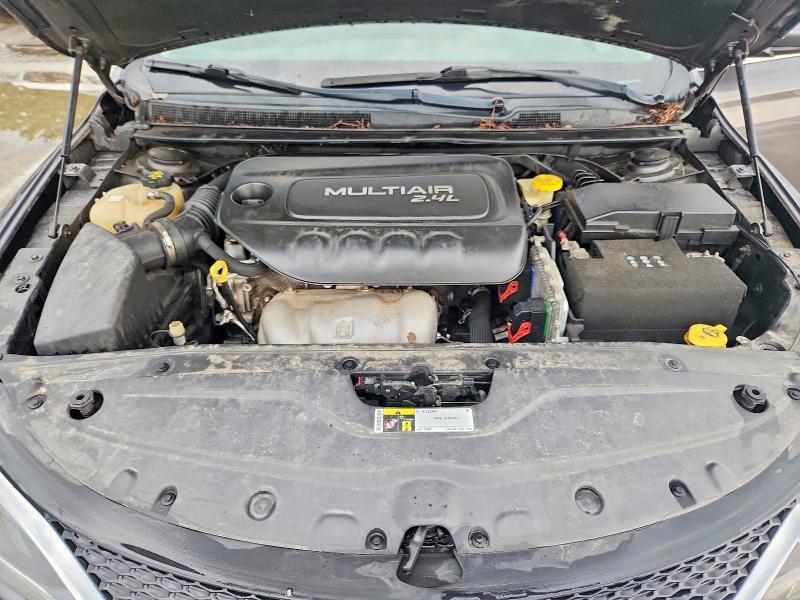 1C3CCCAB3GN121693 2016 CHRYSLER 200 photo no. 11