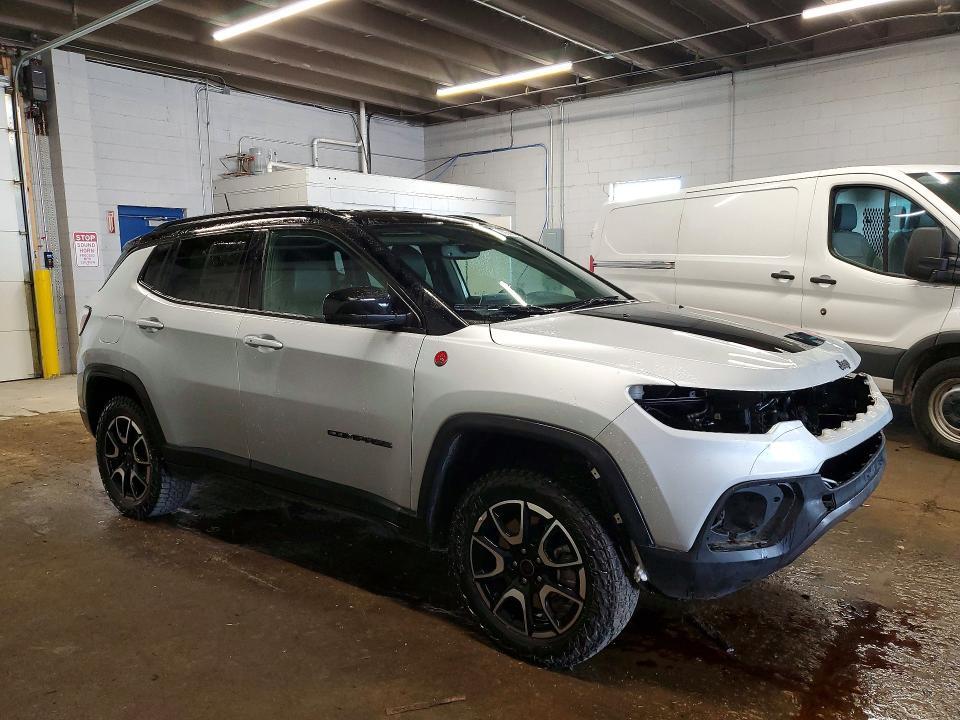 3C4NJDDNXST590374 2025 JEEP COMPASS photo no. 4