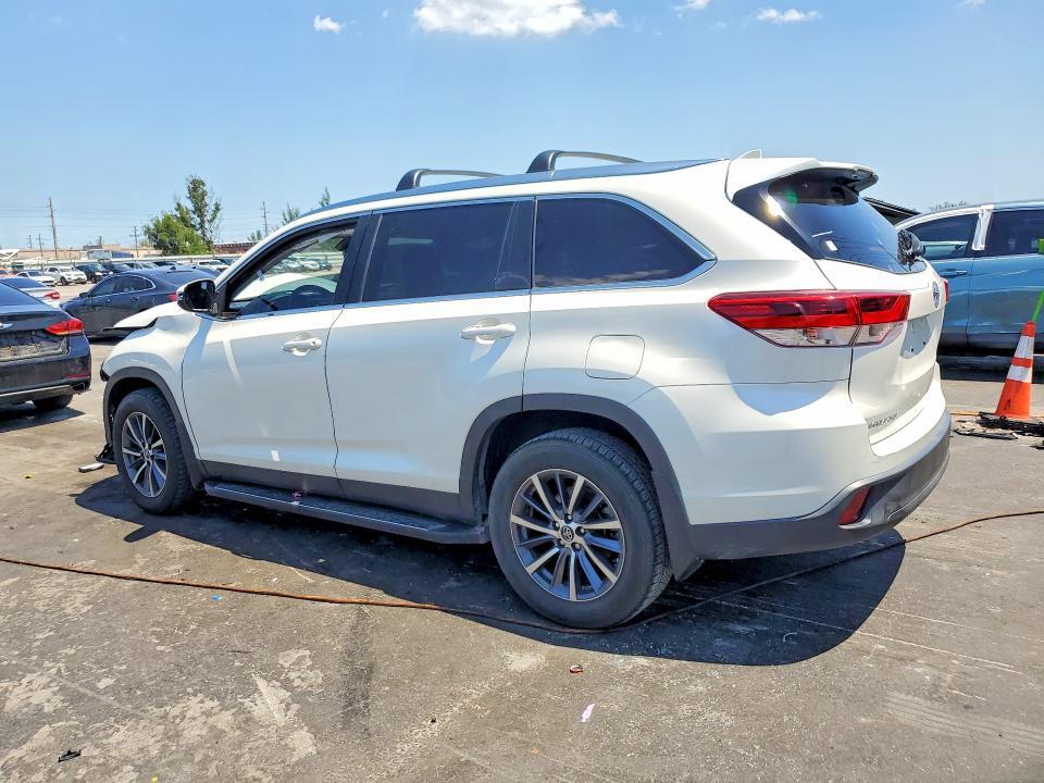 2019 TOYOTA HIGHLANDER XLE — Фото 2 из 13