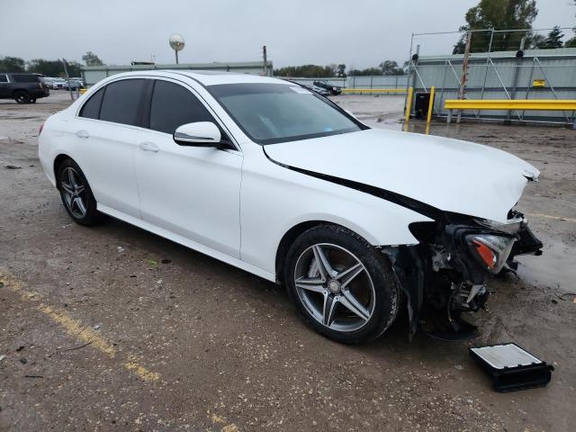 2017 MERCEDES-BENZ E 300 — Фото 4 из 12