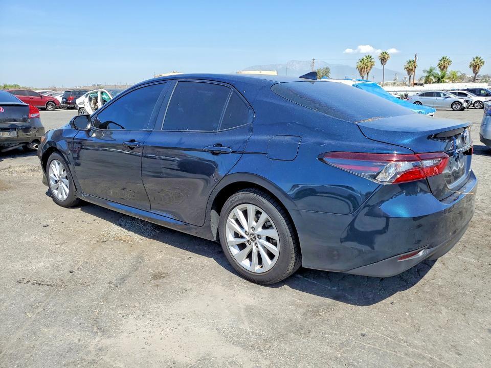 2021 TOYOTA CAMRY LE — Фото 2 из 12
