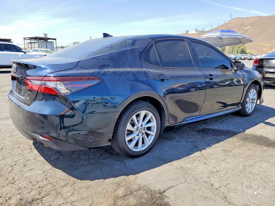 2021 TOYOTA CAMRY LE — Фото 3 из 12
