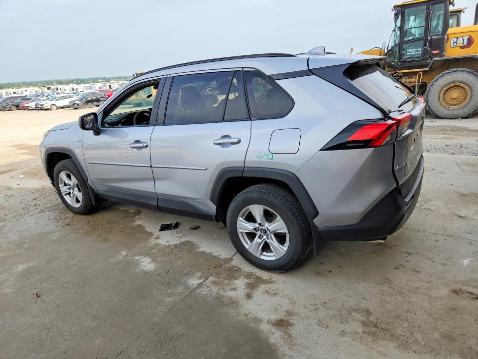 2020 TOYOTA RAV4 LE — Фото 2 из 13