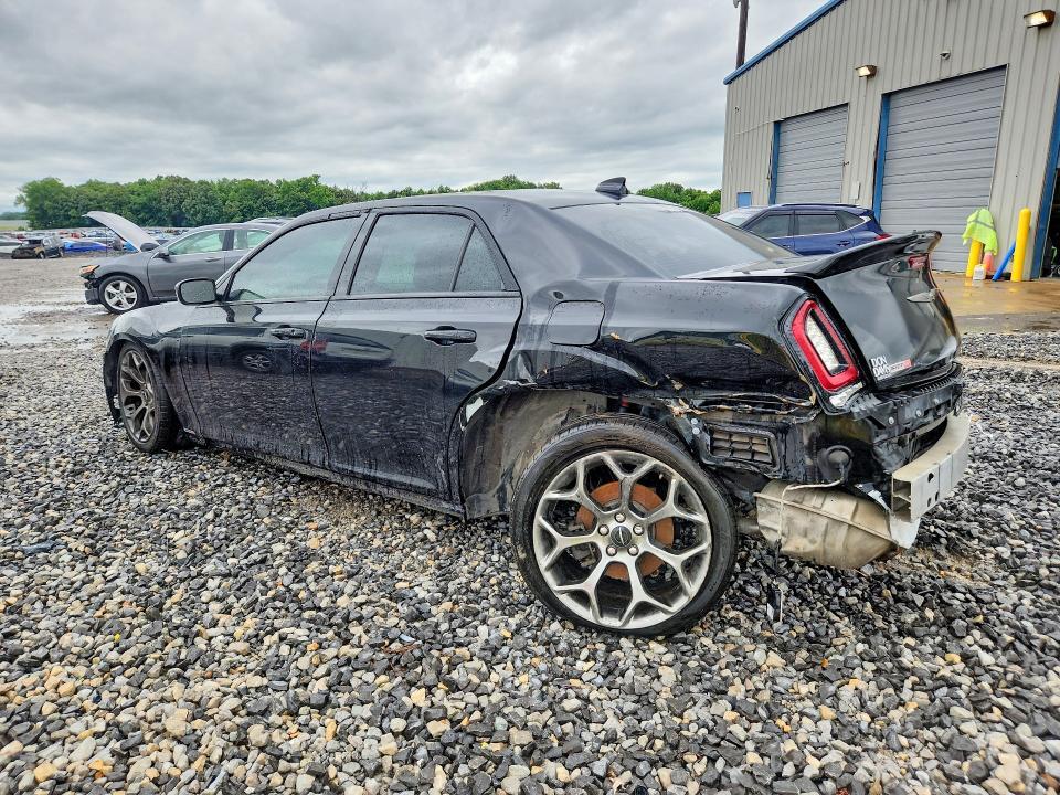 2017 CHRYSLER 300 S — Фото 2 из 12