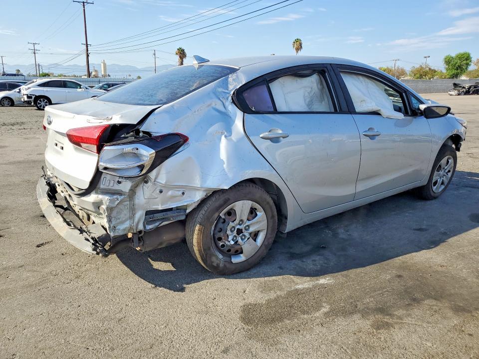 2017 KIA FORTE LX — Фото 3 из 12