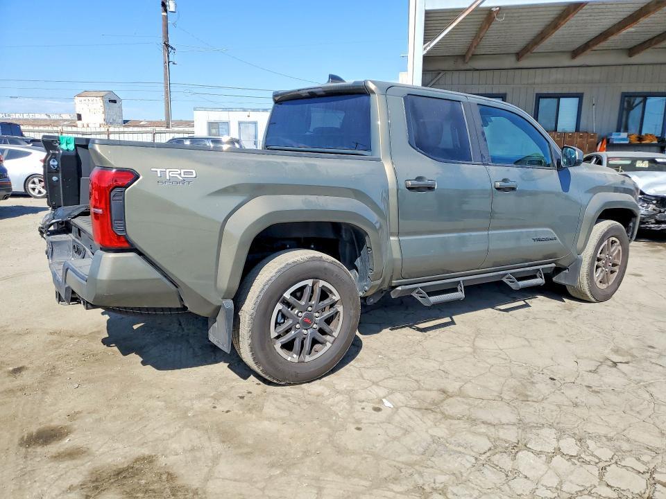 2025 TOYOTA TACOMA TRD SPORT — Фото 3 из 12