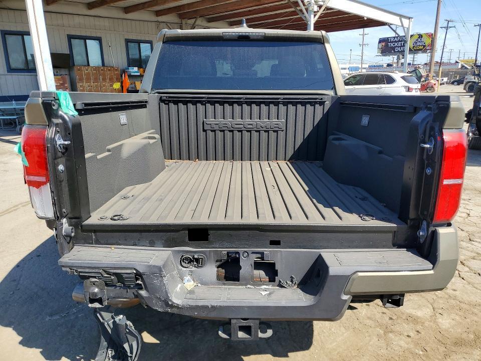2025 TOYOTA TACOMA TRD SPORT — Фото 6 из 12