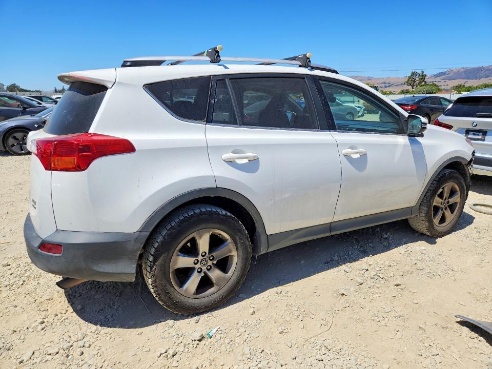 2015 TOYOTA RAV4 XLE — Фото 3 из 13