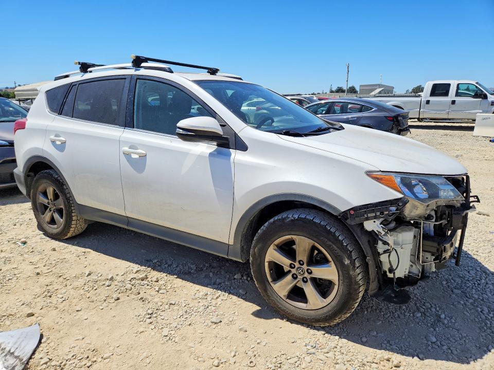 2015 TOYOTA RAV4 XLE — Фото 4 из 13