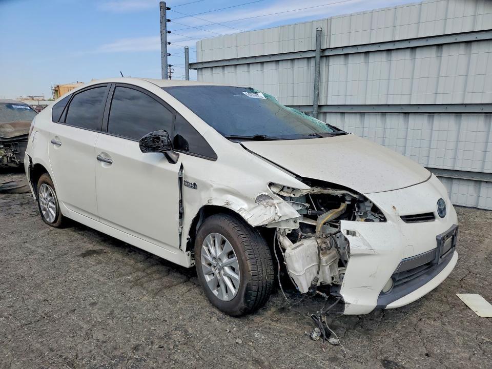 2013 TOYOTA PRIUS PLUG-IN HYBRID ADVANCED — Фото 4 из 12