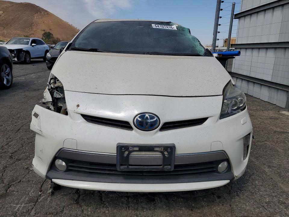 2013 TOYOTA PRIUS PLUG-IN HYBRID ADVANCED — Фото 5 из 12
