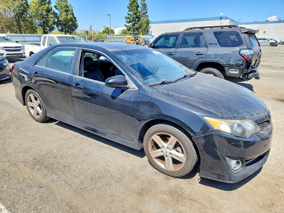 2012 TOYOTA CAMRY SE — Фото 4 из 12