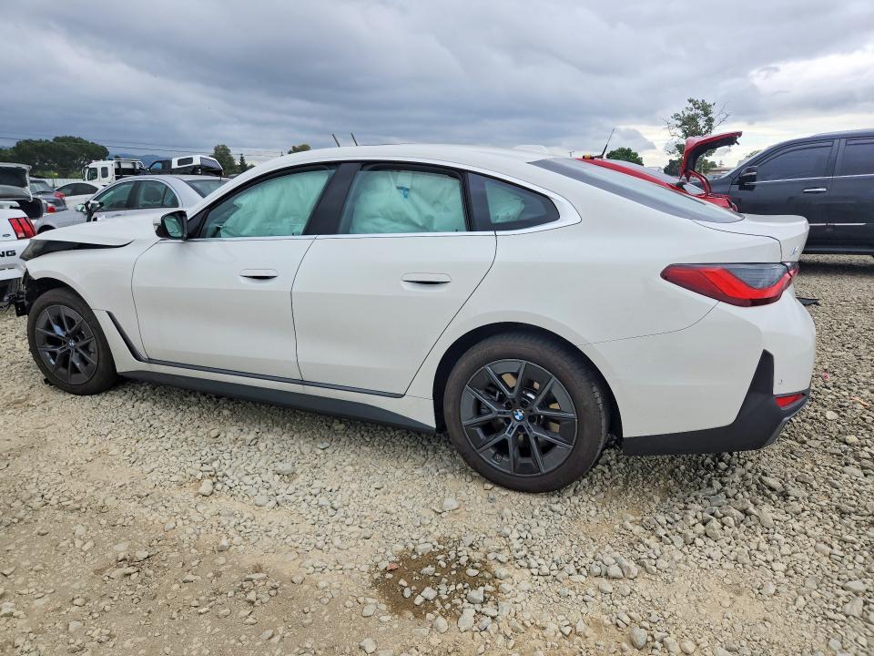 2025 BMW I4 — Фото 2 из 12