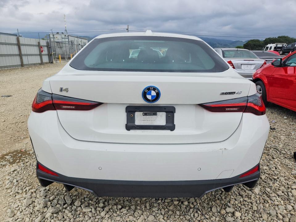 2025 BMW I4 — Фото 6 из 12