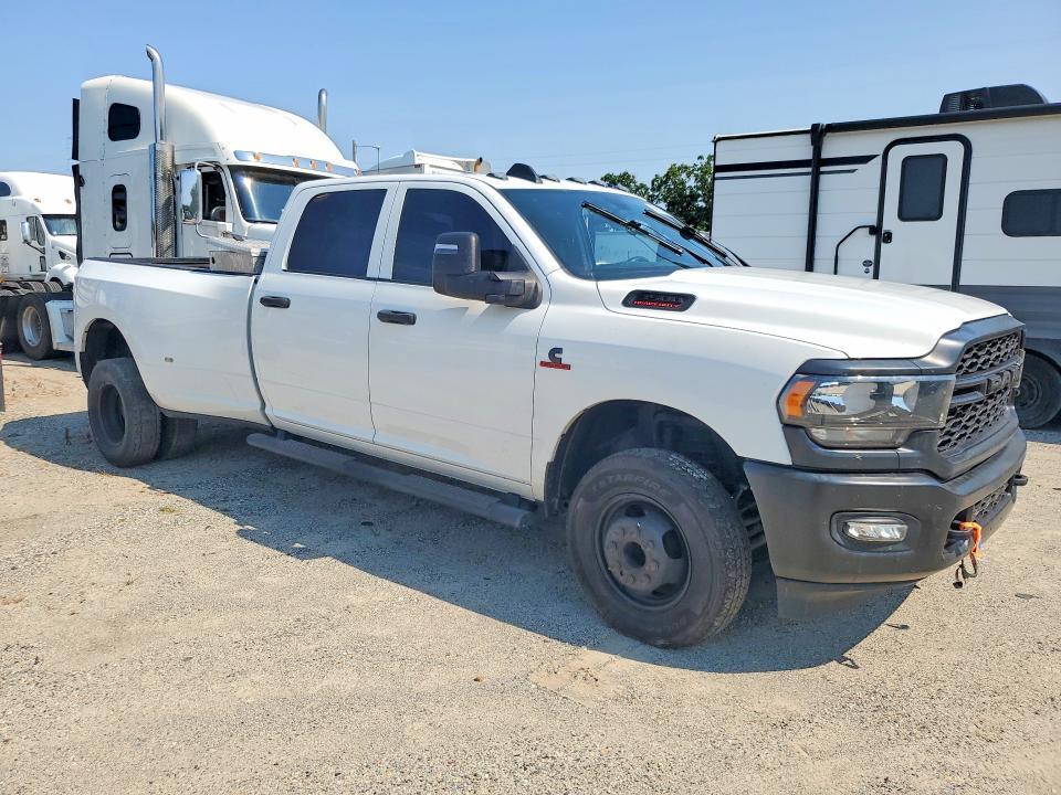 2023 RAM 3500 TRADESMAN — Фото 4 из 13