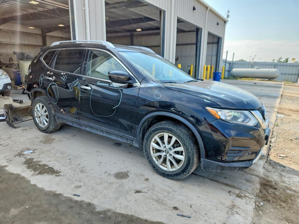 2017 NISSAN ROGUE SV — Фото 4 из 13
