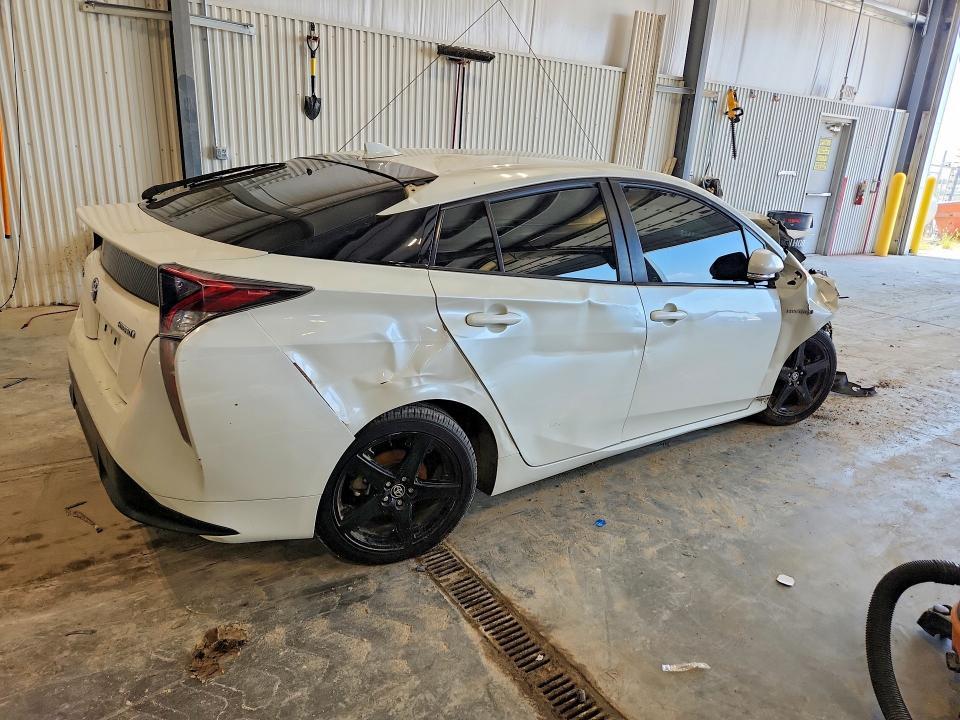 2016 TOYOTA PRIUS FOUR TOURING — Фото 3 из 12