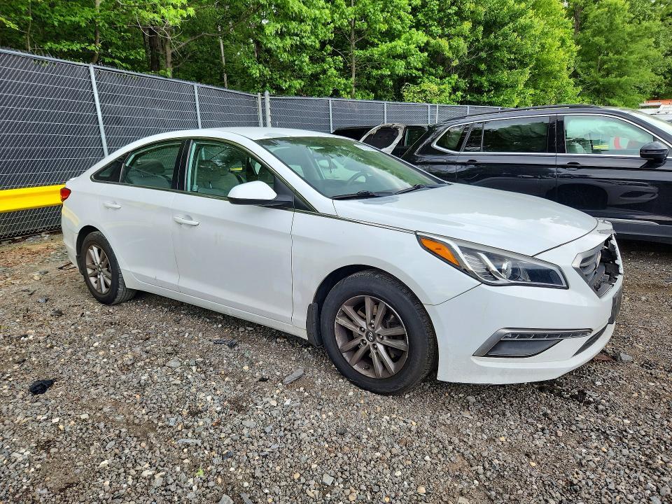 2015 HYUNDAI SONATA SE — Фото 4 из 12