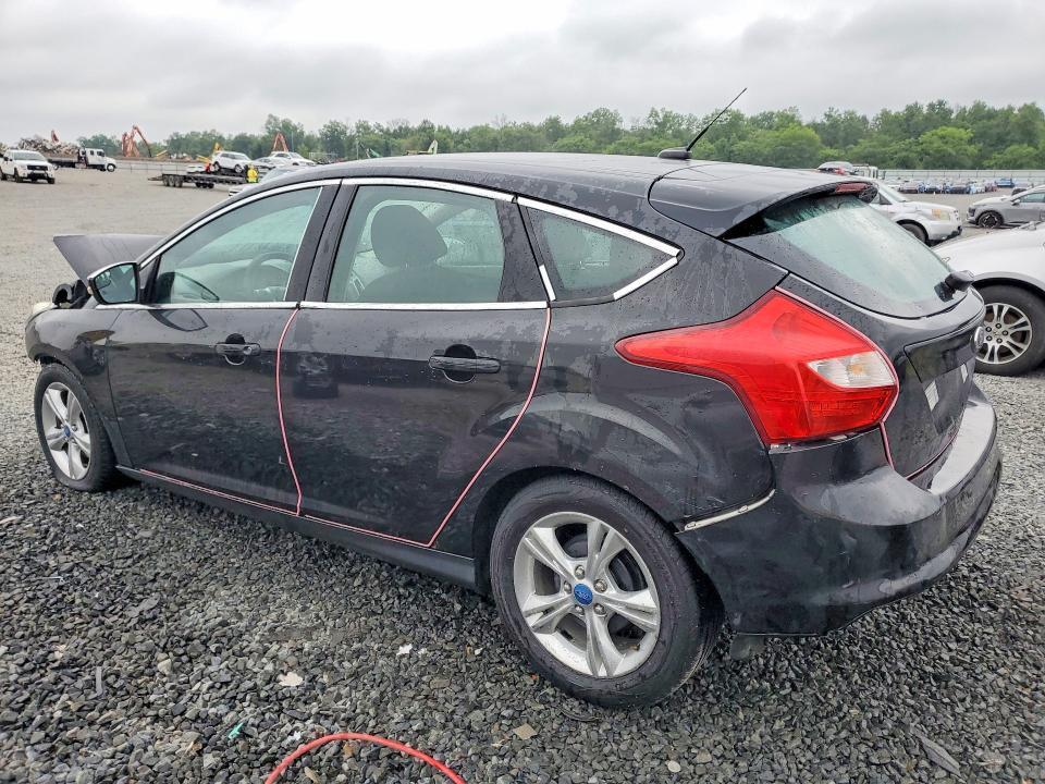 1FADP3K20EL152031 2014 FORD FOCUS photo no. 2