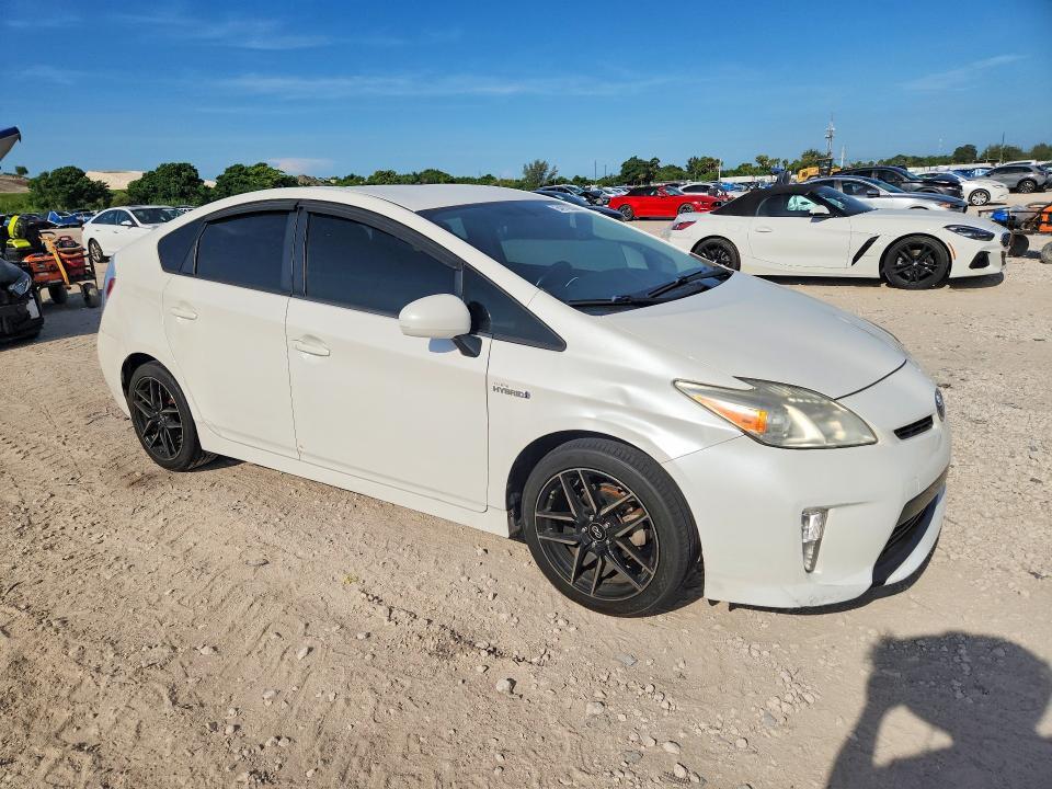 2013 TOYOTA PRIUS PERSONA SERIES SE — Фото 4 из 12