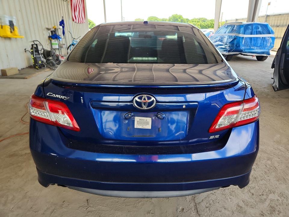 2011 TOYOTA CAMRY SE — Фото 6 из 12