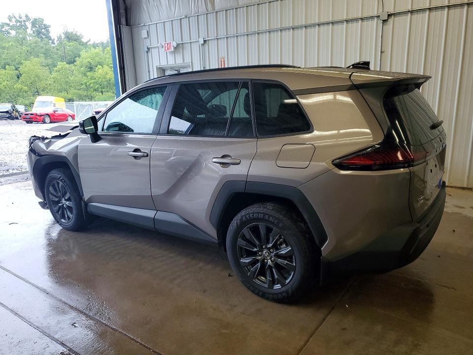 2026 TOYOTA RAV4 LE — Фото 2 из 13