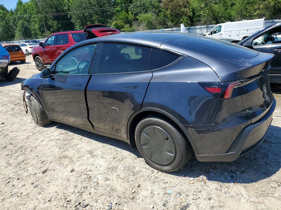 2026 TESLA MODEL Y — Фото 2 из 13